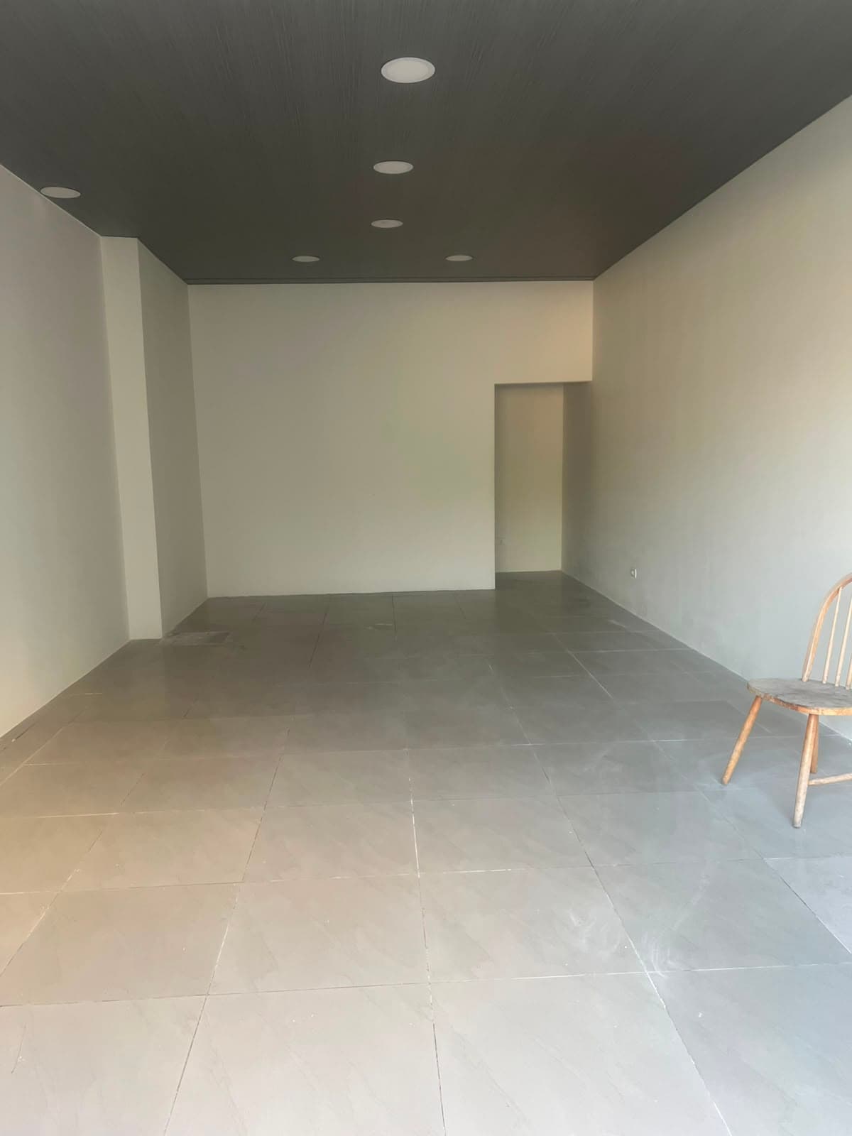 Shop for Rent in Adonis