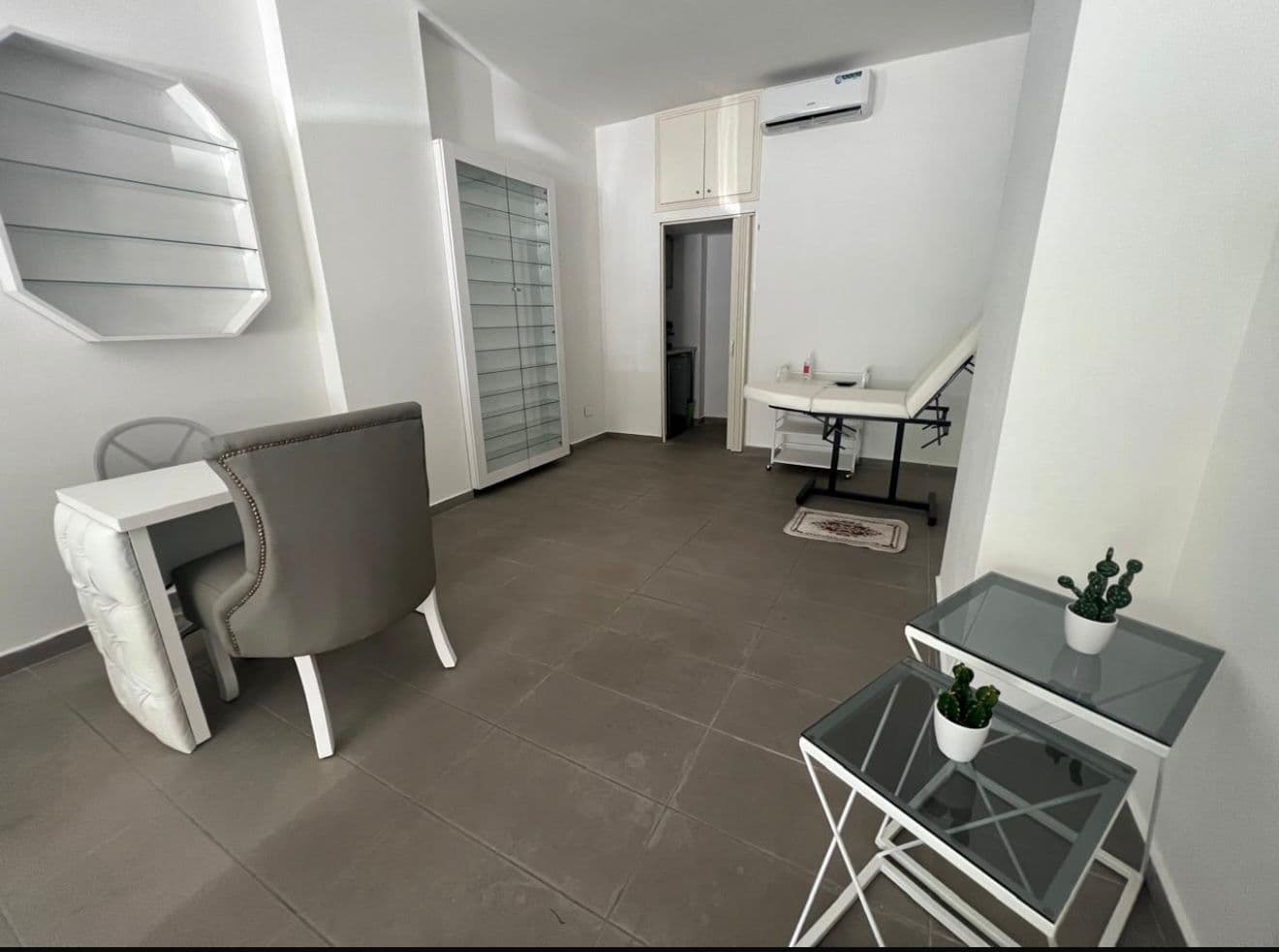 Shop for Rent Zouk Mikael